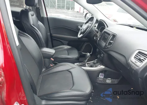 2018 Jeep Compass Latitude 4X4 из США, поврежденный, VIN 3C4NJDBB7JT314337